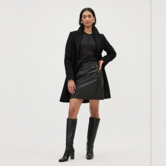 RW&CO. Dresses & Skirts - RW&CO. Black Faux Leather Skirt Size 8